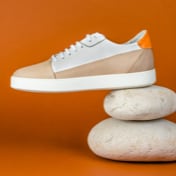 sneaker 4 thumbnail